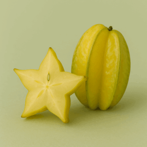 Zwei-Sternfruechte-vor-gruenem-Hintergrund-1.png Sternfrucht